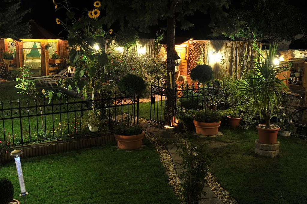 Sopron Eszter Apartman الغرفة الصورة