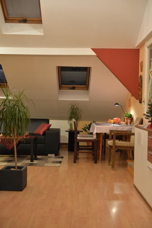Sopron Eszter Apartman الغرفة الصورة