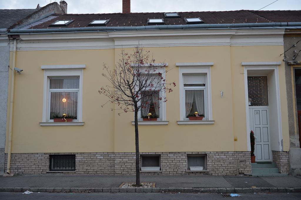 Sopron Eszter Apartman الغرفة الصورة